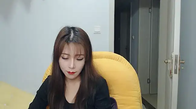 Snapshot of SuSushi728 chatting on 5, 1, 2025 SuSushi728 online show from 5, 1, 2025