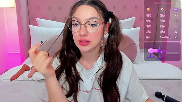 GiaCale online show from 9, 3, 2025