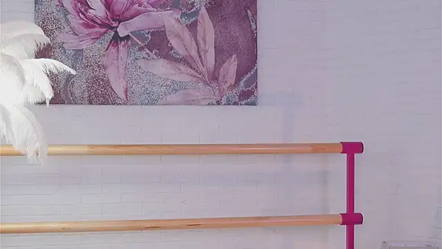 lylylovesyou online show from 5, 3, 2025