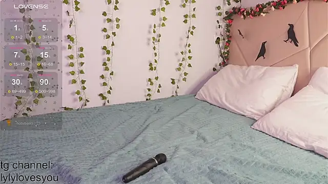 lylylovesyou online show from 24, 10, 2025