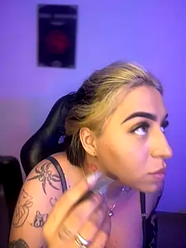 AnnikaMerliahh  online show from 14, 11, 2025