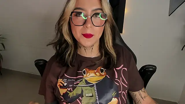 Snapshot of AnnikaMerliahh_ chatting on 3, 2, 2026 AnnikaMerliahh online show from 3, 2, 2026