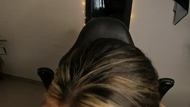 Snapshot of AnnikaMerliahh_ chatting on 5, 2, 2026 AnnikaMerliahh online show from 5, 2, 2026