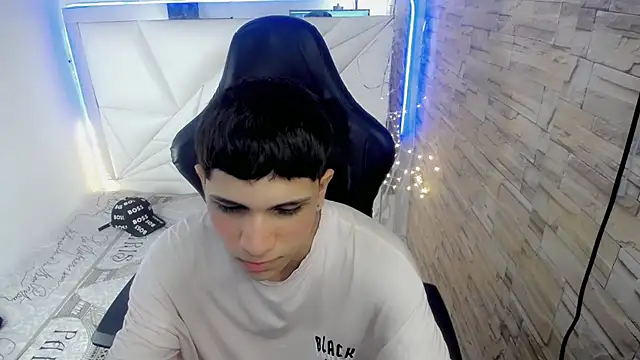 Brayan lopezz online show from 4, 12, 2024