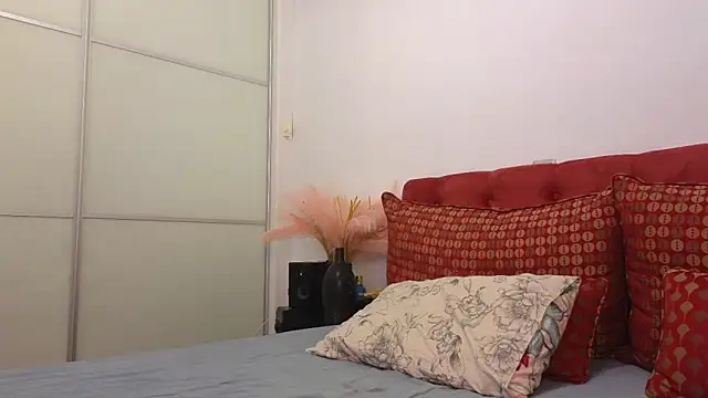  Maddalena  online show from 21, 2, 2025