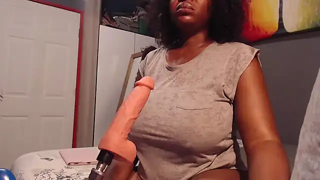 Snapshot of EbonyRose9 chatting on 17, 9, 2025 EbonyRose9 online show from 17, 9, 2025