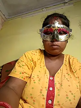Snapshot of tinabhabhi chatting on 6, 8, 2026 tinabhabhi online show from 6, 8, 2026