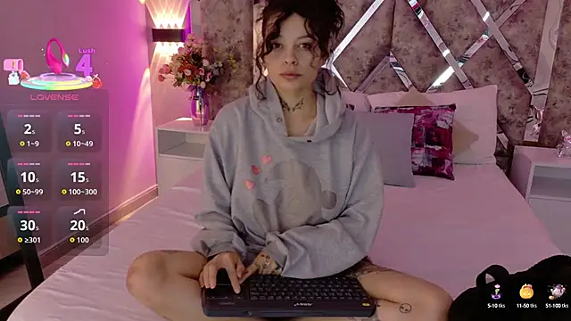 KatherineGomez online show from 15, 10, 2025