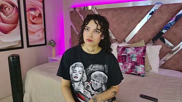 Snapshot of KatherineGomez chatting on 5, 5, 2026 KatherineGomez online show from 5, 5, 2026