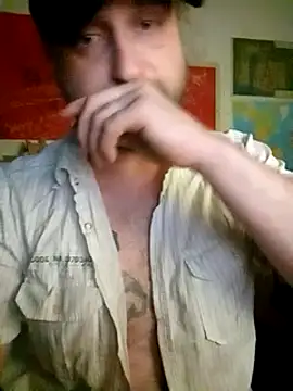 Snapshot of Ozomitro chatting on 22, 3, 2025 Ozomitro online show from 22, 3, 2025