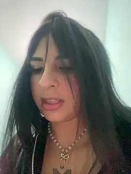 Hilary pinkk online show from 23, 12, 2024