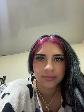 Hilary pinkk online show from 18, 2, 2025