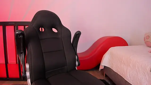 Snapshot of AmberiniHoffman chatting on 14, 2, 2026 AmberiniHoffman online show from 14, 2, 2026