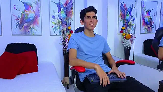 Snapshot of Ana_n_Leo chatting on 11, 12, 2024 Ana n Leo online show from 11, 12, 2024