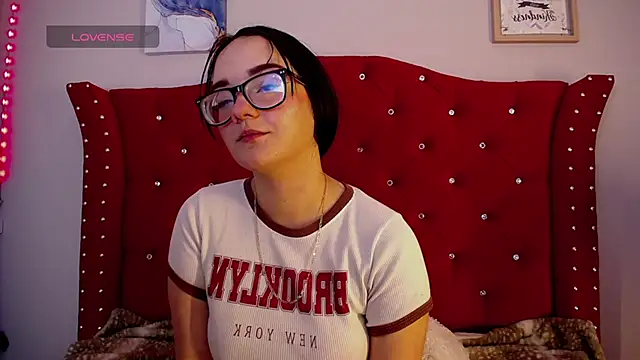 Snapshot of charlotte1-ls chatting on 13, 12, 2024 charlotte1-ls online show from 13, 12, 2024