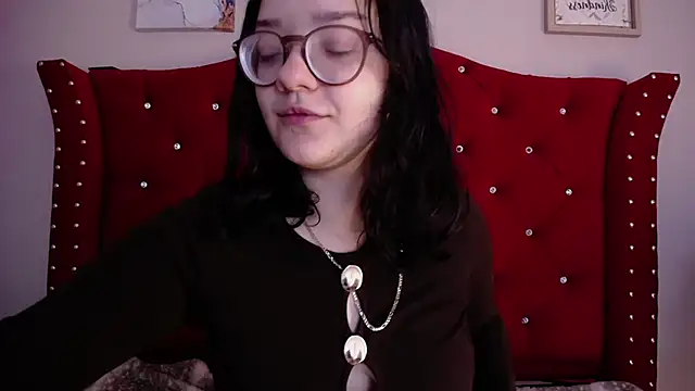 Snapshot of charlotte1-ls chatting on 5, 3, 2025 charlotte1-ls online show from 5, 3, 2025