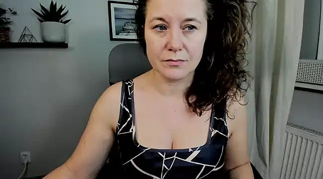 Snapshot of OLIVIA_lux chatting on 12, 12, 2024 OLIVIA lux online show from 12, 12, 2024