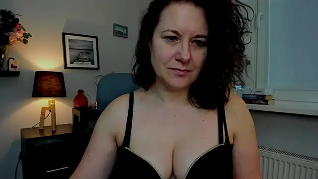 Snapshot of OLIVIA_lux chatting on 12, 3, 2025 OLIVIA lux online show from 12, 3, 2025