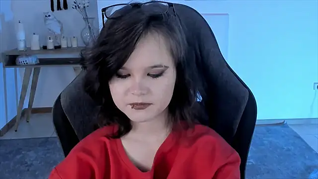 Elainebeness online show from 11, 12, 2024