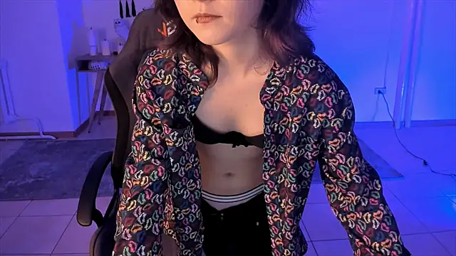 Elainebeness online show from 12, 12, 2024