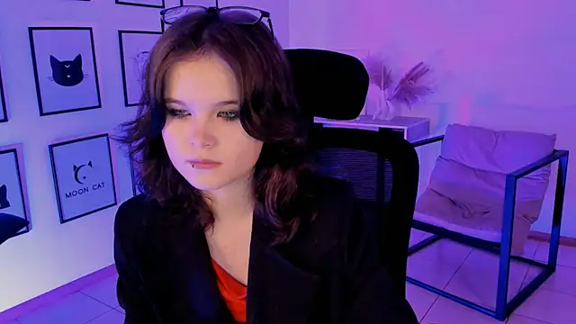 Elainebeness online show from 13, 12, 2024