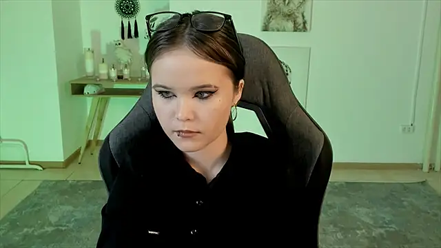 Elainebeness online show from 15, 1, 2025