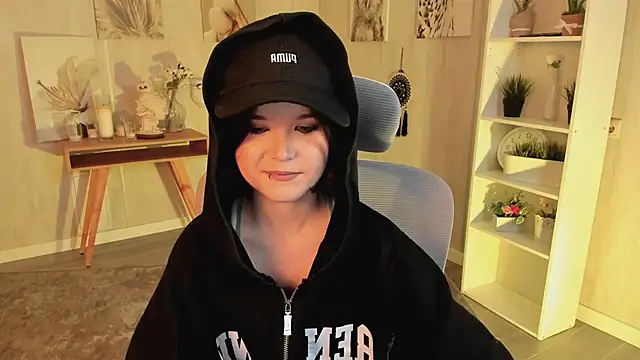 Elainebeness online show from 23, 3, 2025