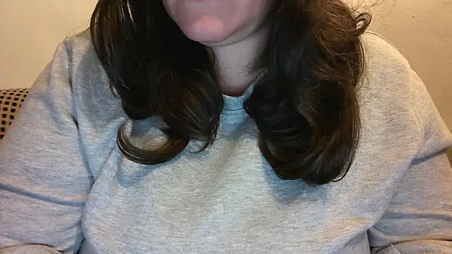 Snapshot of Maebi chatting on 14, 12, 2024 Maebi online show from 14, 12, 2024