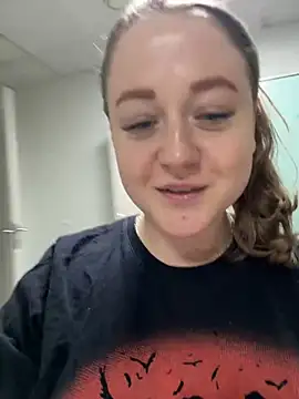LizzyShine online show from 18, 3, 2025