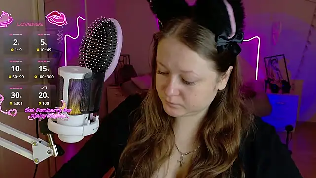 LizzyShine online show from 4, 11, 2025