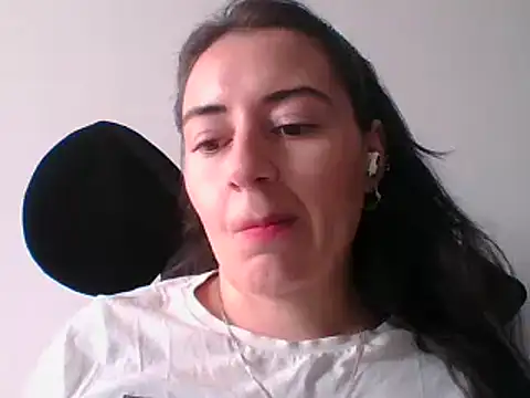 Snapshot of _karlie_kloss_ chatting on 3, 2, 2025 karlie kloss online show from 3, 2, 2025