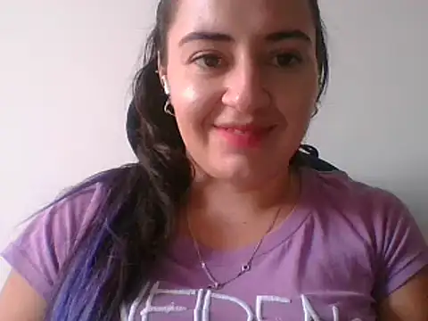 Snapshot of _karlie_kloss_ chatting on 7, 2, 2025 karlie kloss online show from 7, 2, 2025