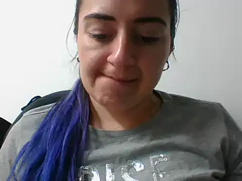 Snapshot of _karlie_kloss_ chatting on 13, 2, 2025 karlie kloss online show from 13, 2, 2025