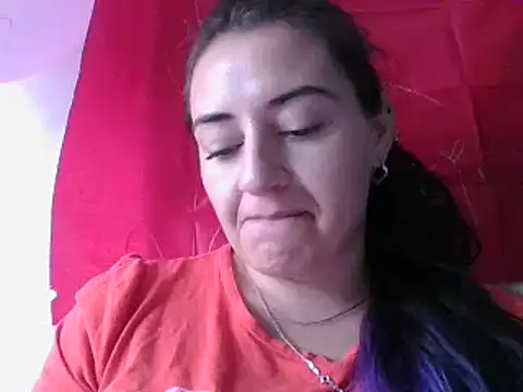 Snapshot of _karlie_kloss_ chatting on 25, 2, 2025 karlie kloss online show from 25, 2, 2025