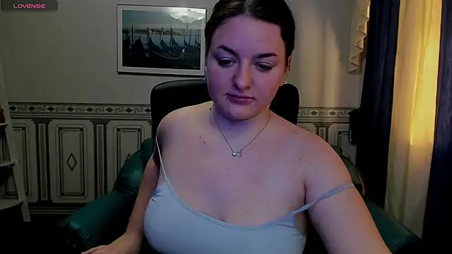 Snapshot of Helen_Elliot chatting on 31, 12, 2024 Helen Elliot online show from 31, 12, 2024