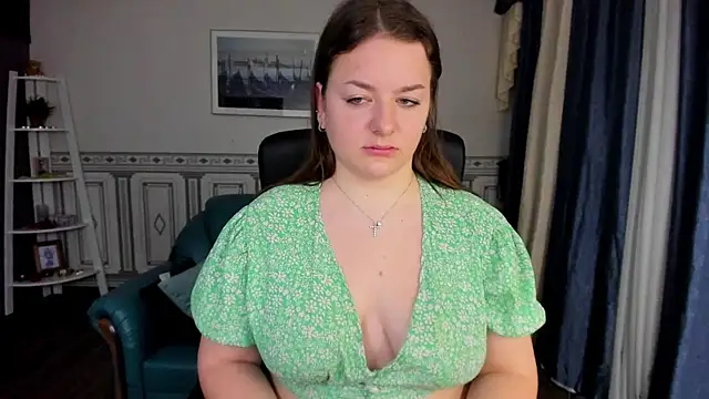 Snapshot of Helen_Elliot chatting on 28, 2, 2025 Helen Elliot online show from 28, 2, 2025