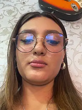 Snapshot of Afrodita_Shalom chatting on 2, 2, 2025 Afrodita Shalom online show from 2, 2, 2025