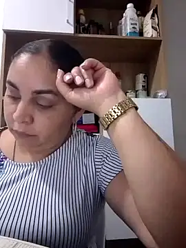 Snapshot of MirandaSoto chatting on 8, 1, 2025 MirandaSoto online show from 8, 1, 2025