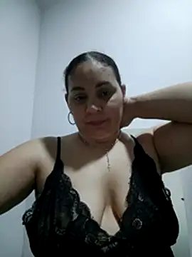 Snapshot of MirandaSoto chatting on 25, 10, 2025 MirandaSoto online show from 25, 10, 2025