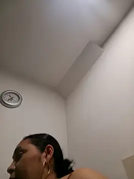 Snapshot of MirandaSoto chatting on 29, 10, 2025 MirandaSoto online show from 29, 10, 2025