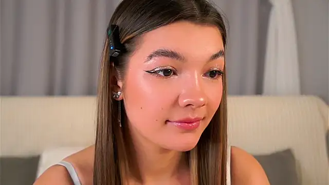 VeronaAppleberry online show from 10, 9, 2025