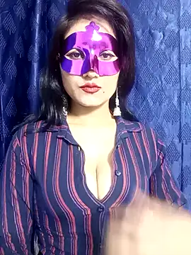Stripy Doll online show from 3, 12, 2024