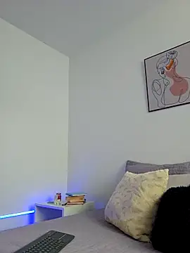 VictoriaEvaans  online show from 16, 10, 2025