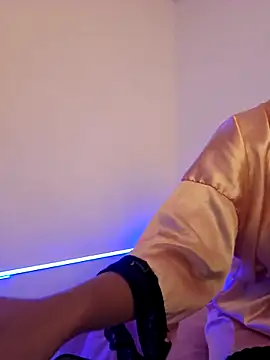 VictoriaEvaans  online show from 18, 11, 2025