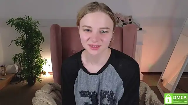 Snapshot of MirraBellanta chatting on 19, 5, 2026 MirraBellanta online show from 19, 5, 2026