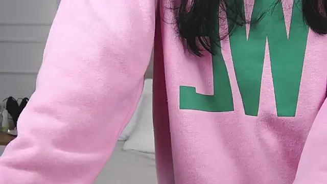 LeilaLow online show from 26, 2, 2025