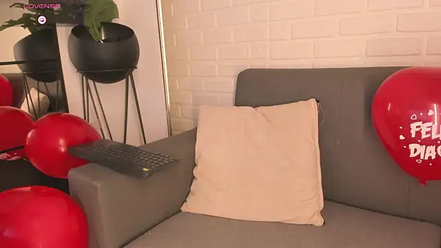 karina gomez 18 online show from 15, 2, 2025