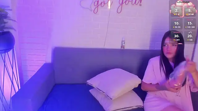 karina gomez 18 online show from 11, 9, 2025