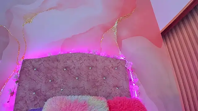 Snapshot of Bella__sweet chatting on 22, 2, 2025 Bella sweet online show from 22, 2, 2025