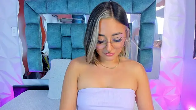 Nanda Vixen online show from 25, 1, 2025